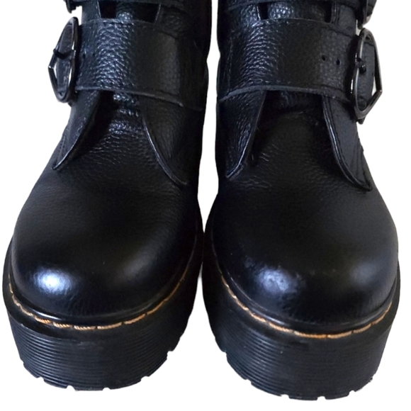 Dr. Martens Shoes Dr Marten Womens Black Devon Hearts Quad Boot